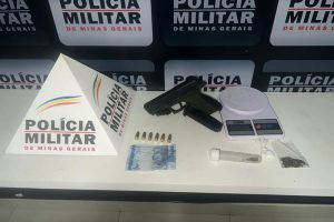 PM apreende arma de fogo e munições em Manhuaçu