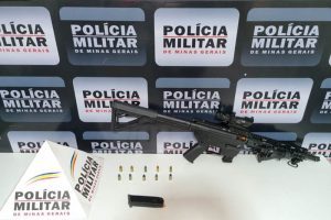 PM apreende arma pesada em Manhuaçu após denúncia