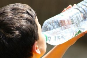 Onda de calor:  Cuidados com crianças e idosos