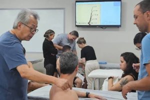 Médicos da Atenção Primária são capacitados em acupuntura