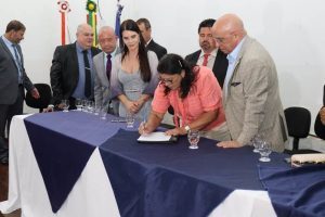Manhuaçu: Convênio para ligação entre BR 262 e MG 111 é assinado na Câmara