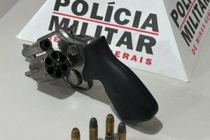 Arma apreendida em Matipó. Em Simonésia, drogas localizadas após denúncia