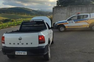Picape roubada é apreendida pela Polícia Militar Rodoviária na região