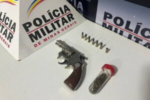 Manhuaçu: Arma, munições e droga apreendidas na Ponte do Silva