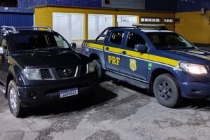 PRF apreende veículo clonado em Manhuaçu
