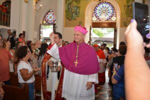 Dom Juarez é empossado como novo bispo de Caratinga