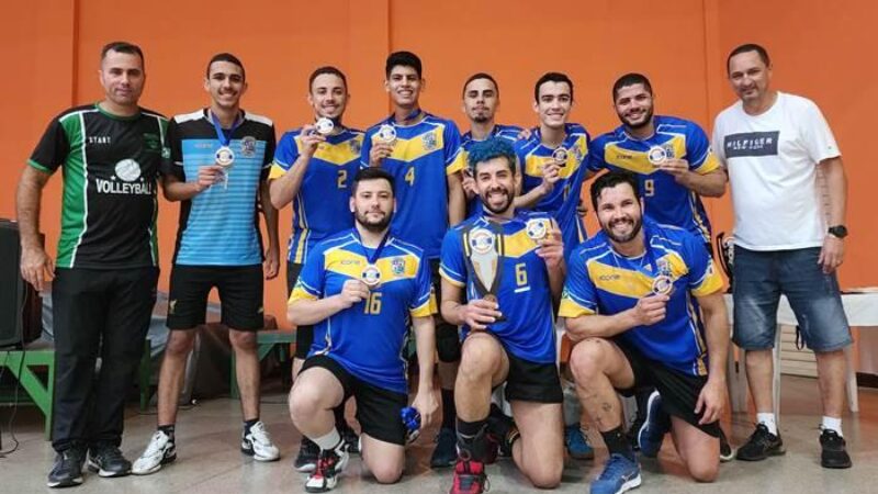 Voleibol masculino de Manhuaçu termina em 3º lugar em João Monlevade